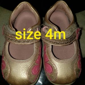 Toddler shoes (no box)